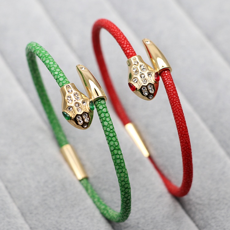 Genuine stingray python leather snake head with red or green color eyes Luxury Fashion Head Stingray Leather Bracelet For Gift